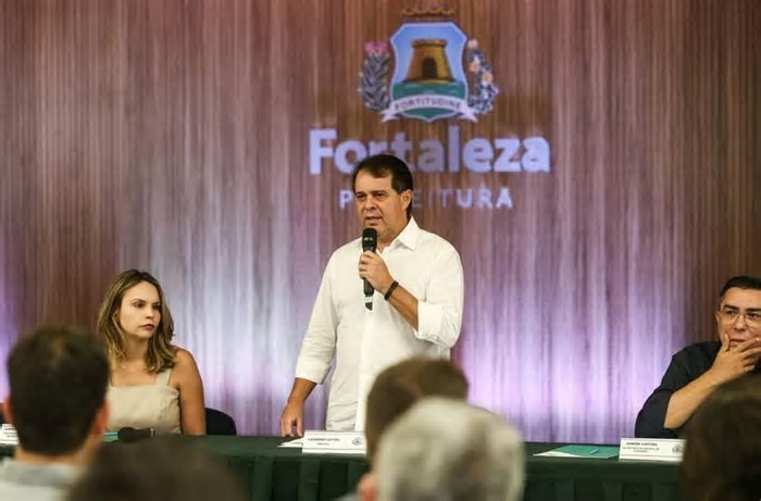 As apostas de Evandro Leitão para reestruturar a Saúde de Fortaleza até o fim do ano