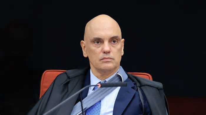 Moraes rebate oficial no STF: ‘O secretário de Segurança é a rainha da Inglaterra?’