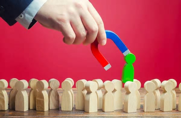 Empresas de tecnologia têm vagas com opções presenciais, híbridas e remotas