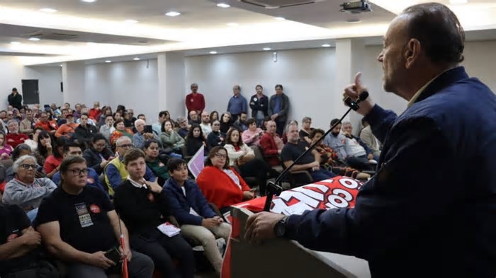 Em SC, candidato à presidência do PT chama atenção para um tema sensível dentro da sigla