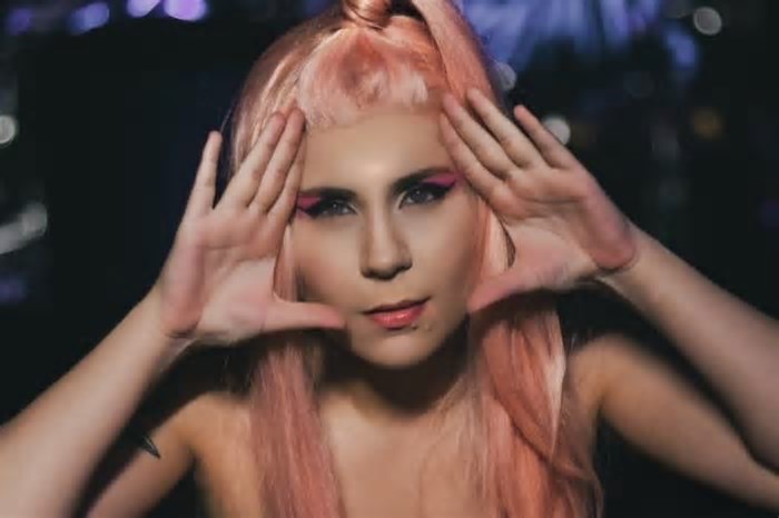 Cover de Lady Gaga faz show sábado, 10, em shopping de Fortaleza