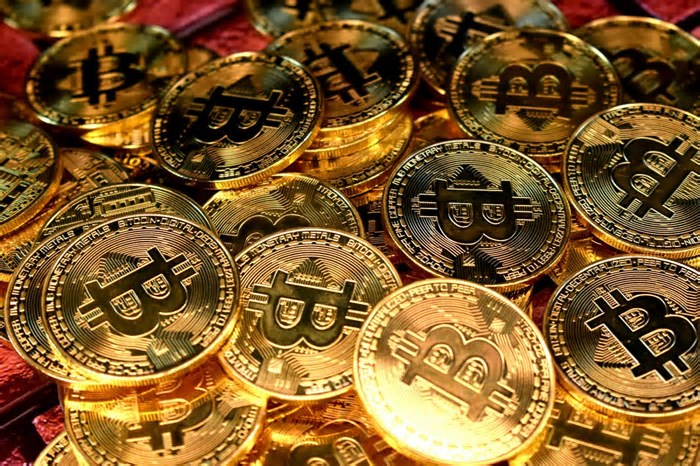 Criptomoedas: “Só segurar Bitcoin é burrice”, avisa especialista