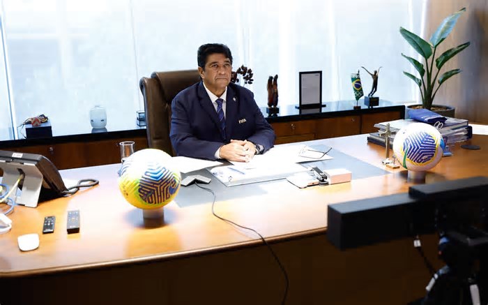 Contratação de Carlo Ancelotti dá fôlego a um pressionado Ednaldo Rodrigues