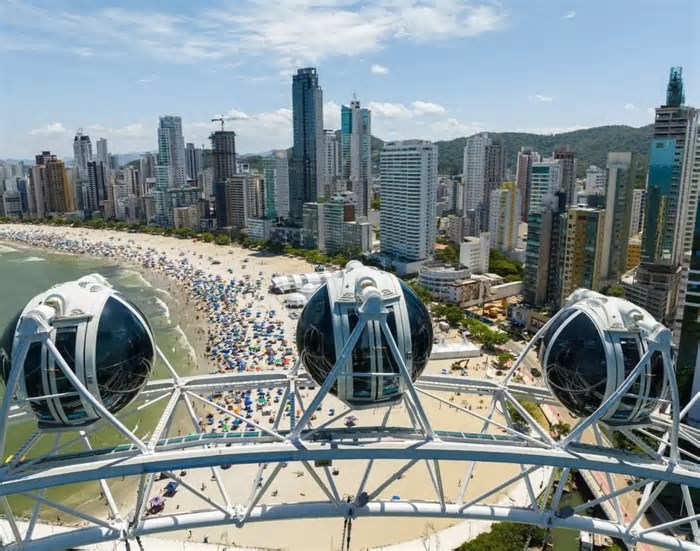 Balneário Camboriú além das praias: atrações para curtir o frio sem sair da cidade