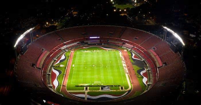 Vídeo mostra o momento em que placa metálica atinge torcedores no jogo do São Paulo; veja