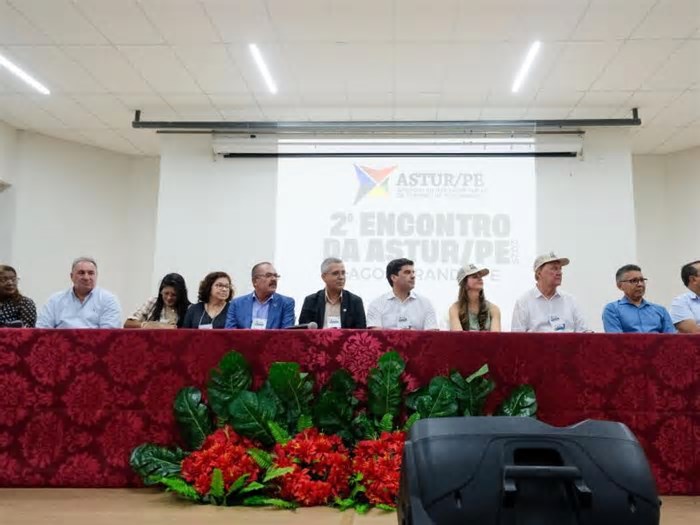 Secretário Kaio Maniçoba defende integração com municípios durante encontro de turismo no Sertão