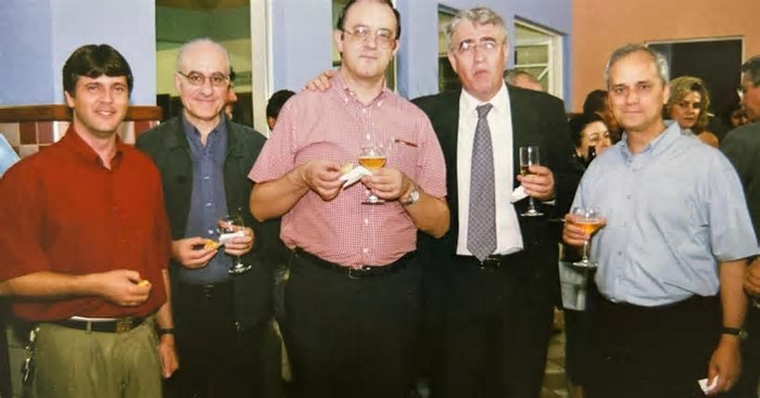 Imagem do papa Leão XIV bebendo cerveja em Belo Horizonte viraliza; confira