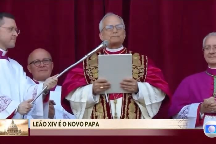Foto mostra o novo Papa bebendo cerveja no Brasil; ele visitou Belo Horizonte em 2004