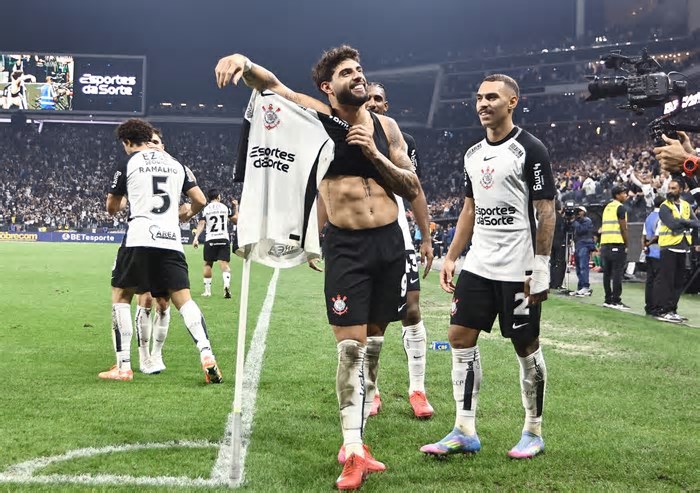 Atlético-MG e Corinthians no Brasileirão: Veja onde assistir e escalações