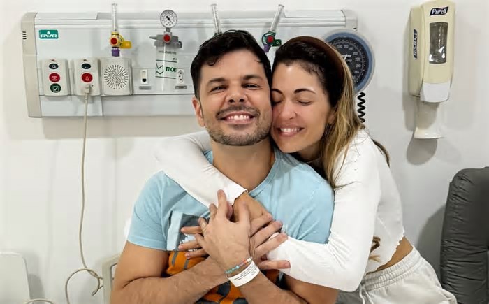 Esposa atualiza estado de saúde de ex-Globo após cirurgia que tirou 20% do pulmão: 'Chorei muito'