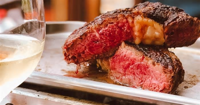 20 churrascarias imperdíveis em Porto Alegre para comer bem e celebrar o churrasco gaúcho