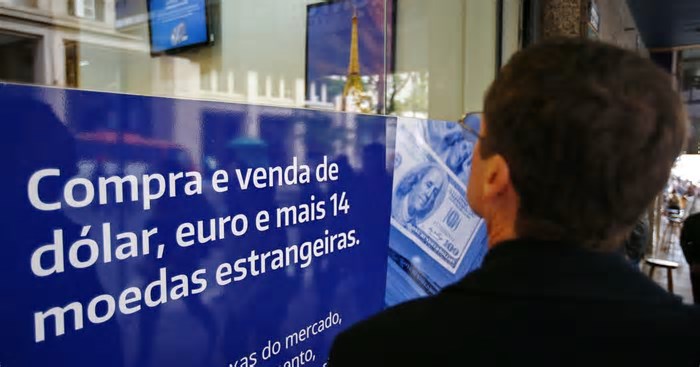 Enfim, dólar turismo cai abaixo de R$ 6 em Porto Alegre