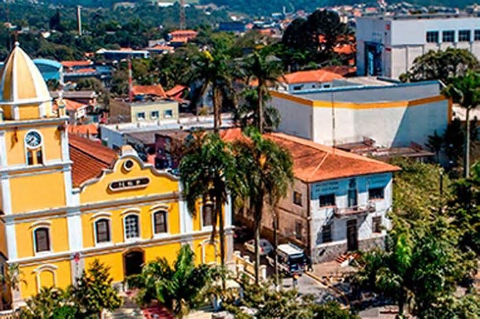 “Raízes Sertanejas” emociona na estreia e marca nova era cultural em Itapecerica da Serra