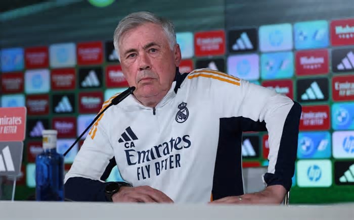 Carlo Ancelotti, treinador da Seleção, é comparado com ex-Real Madrid
