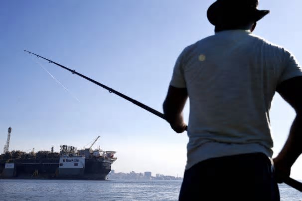 Especialistas alertam para risco de novas frentes de petróleo no país