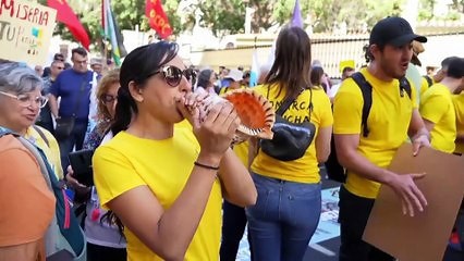 Protestos em Tenerife exigem ação contra impacto do turismo de massas
