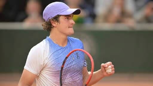 João Fonseca reencontra algoz neste sábado por vaga nas oitavas de Roland Garros