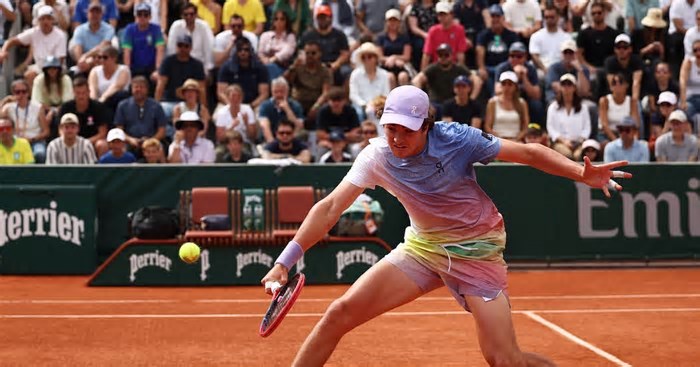 João Fonseca arrasta multidões e já impregna Roland Garros com aroma de Guga Kuerten