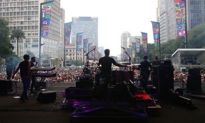 Virada Cultural 2025 celebra 20 anos com mais de 800 atrações e programação espalhada por toda São Paulo