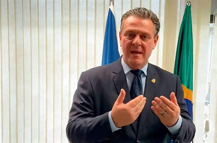 Ministro da Agricultura cobra no Senado criação de fundo sanitário para apoiar produtores
