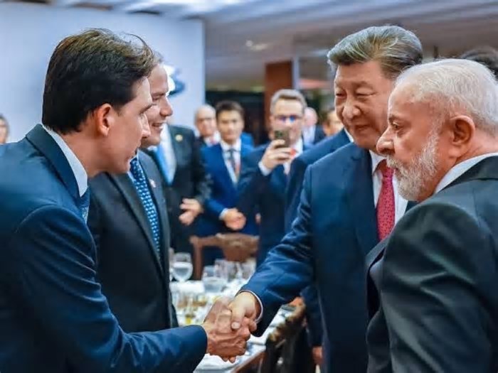Ministro Silvio Costa Filho acompanha Lula na China para apresentar projetos a investidores