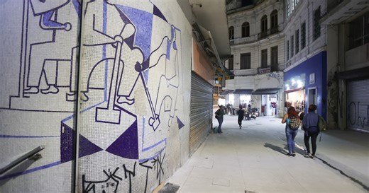 Obra de Di Cavalcanti em prédio de Niemeyer é pichada em SP; vídeo mostra ação