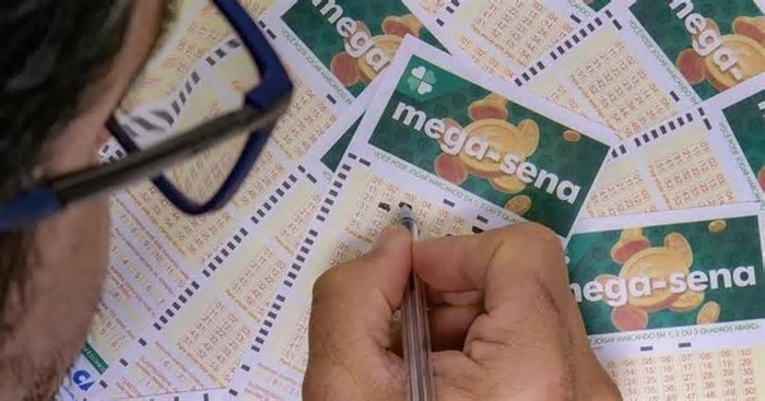Mega-Sena sorteia prêmio de R$ 37,8 milhões nesta quinta-feira; veja as dezenas