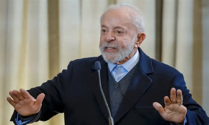 Nenhum aposentado terá prejuízo, garante Lula, ao se referir a descontos indevidos do INSS