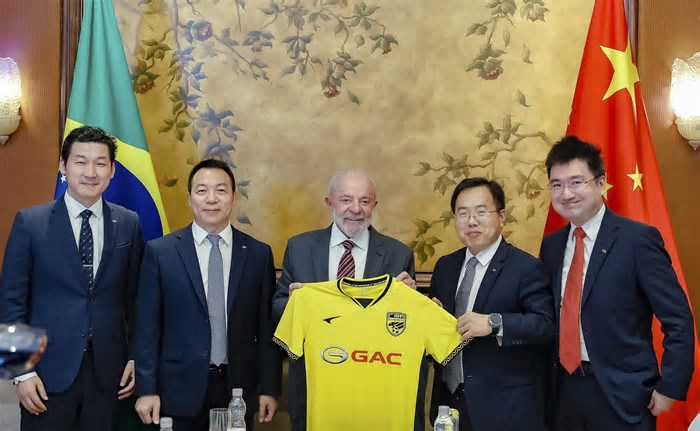 Lula confirma vinda de montadora chinesa de carros híbridos e elétricos para Catalão