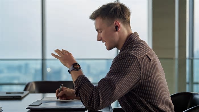 Huawei Watch 5 chega ao Brasil com recursos avançados, mas o preço assusta
