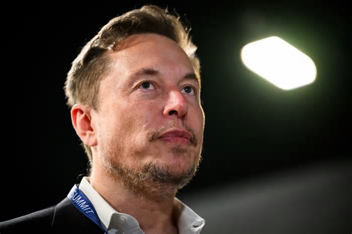 Elon Musk Declares 24/7 Workdays After X Outage Shakes Platform