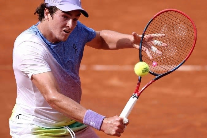 João Fonseca supera francês e avança à terceira rodada em Roland Garros