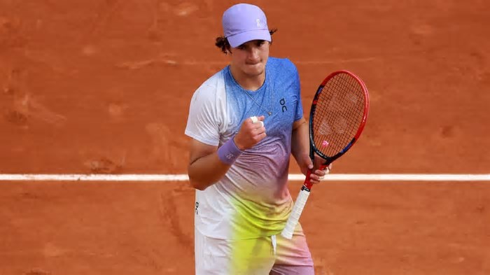 Matheus Castro, de Paris (FRA)