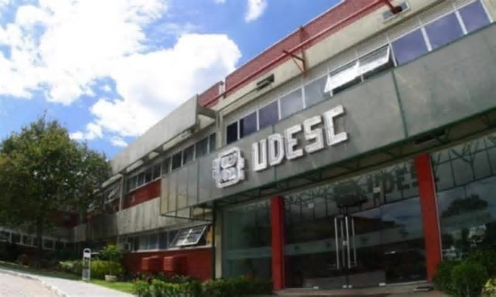 Bolsonaristas perseguem professor de história da Udesc e estudantes enquanto governo ataca educação pública