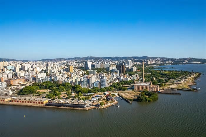 Novo cabo submarino de internet promete acelerar Porto Alegre como hub digital do sul