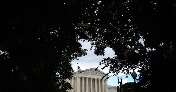 Suprema Corte autoriza Trump a revogar visto temporário de mais de 500 mil imigrantes nos EUA