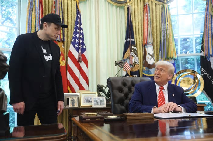 Na Casa Branca, Trump agradece a Musk e diz que corte de gastos continuará
