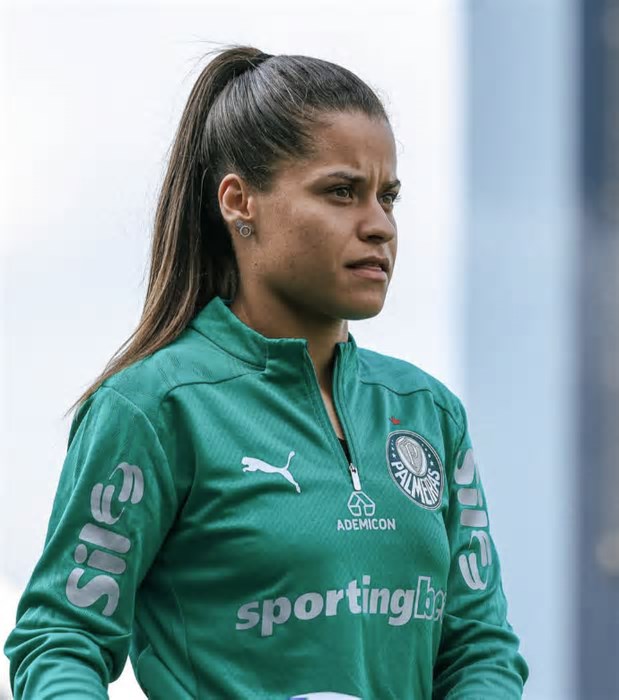 Cortada da Seleção Brasileira Feminina, Lais Estevam passa por cirurgia no joelho