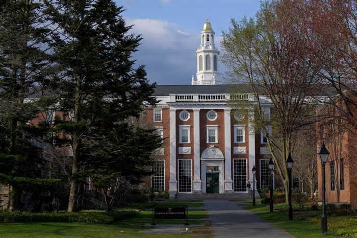 Trump afirma que vai vencer queda de braço contra Universidade Harvard