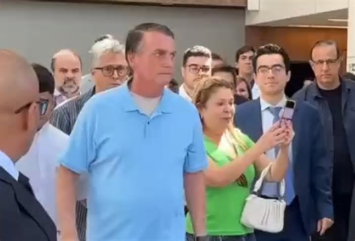 VÍDEO: Jair Bolsonaro tem alta após três semanas internado em Brasília