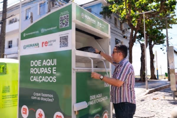 Repense Reuse: projeto transforma roupas descartadas em inclusão social