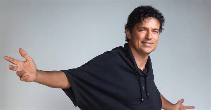 Belo Horizonte recebe Jorge Vercillo em show que celebra 30 anos de carreira do cantor