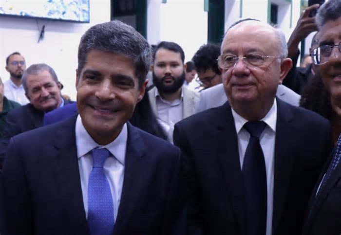 Saiba o que pensa ACM Neto sobre a aproximação entre o prefeito José Ronaldo e o governador Jerônimo