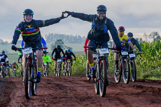 Cicloturismo no Paraná: Rota das Catedrais vai atrair 1,3 mil ciclistas neste sábado