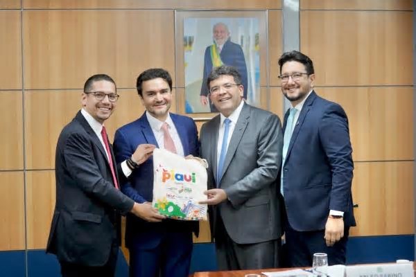 Rafael Fonteles articula fortalecimento do turismo no Nordeste em reunião com ministro Celso Sabino