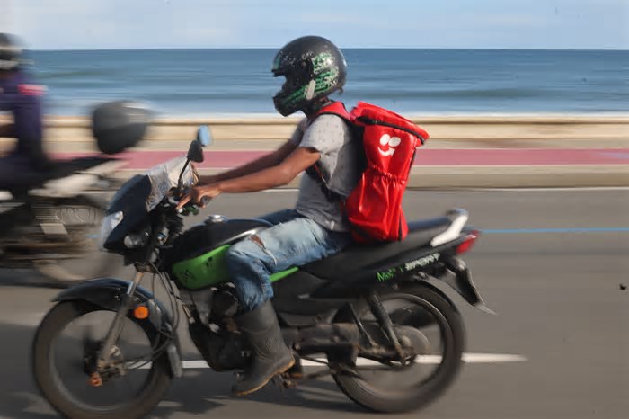 Quatro em cada 10 entregadores já sofreram acidente de trabalho em um ano