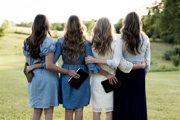 Eventos religiosos em Goiás impulsionam vendas de moda cristã em até 20%