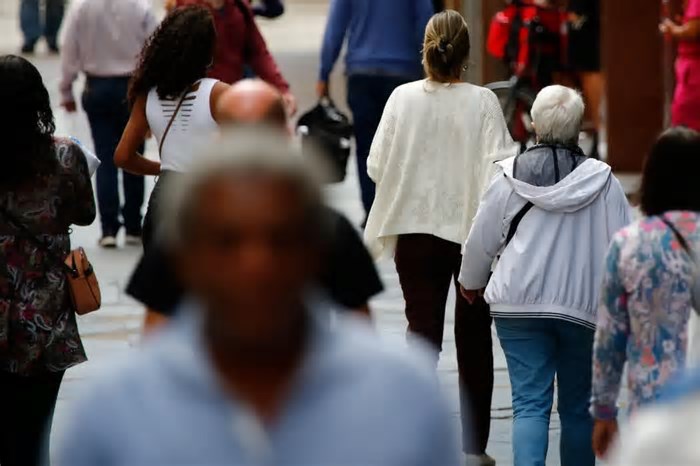 Bahia registra queda nas taxas de HIV/Aids, enquanto exposição de mulheres heterossexuais chega a 86,4% no país