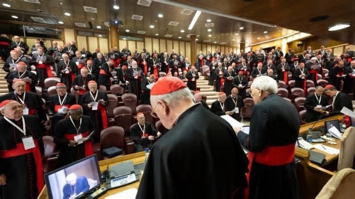 Conclave: Começa a escolha do novo Papa no Vaticano com cerimônia solene na Capela Sistina
