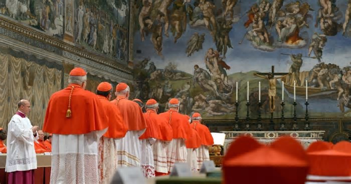 Quanto custa organizar um conclave e quem paga por ele?